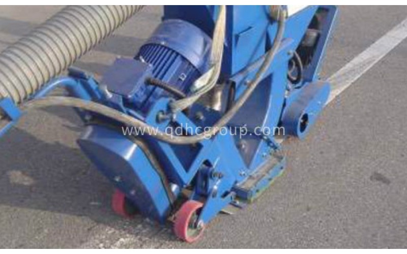 移動(dòng)拋丸機(jī)可以清理標(biāo)志線